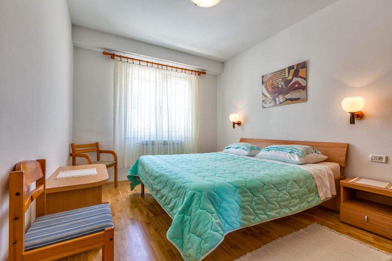 Apartments Margarita Mali Losinj Exterior photo