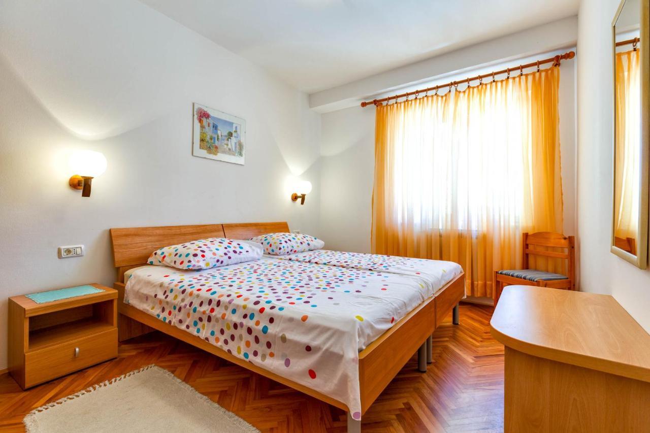 Apartments Margarita Mali Losinj Exterior photo