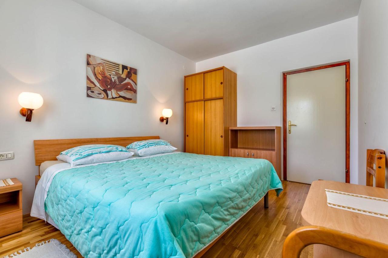 Apartments Margarita Mali Losinj Exterior photo