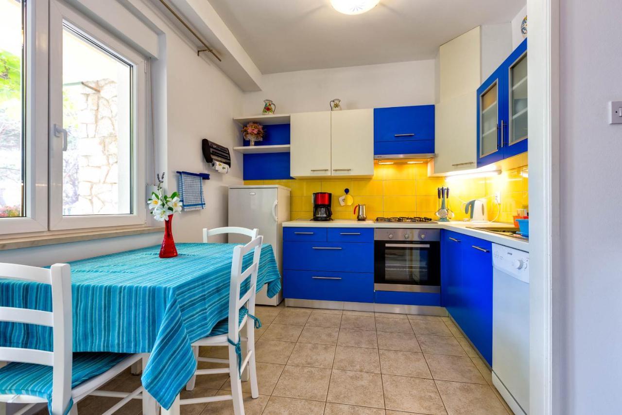 Apartments Margarita Mali Losinj Exterior photo