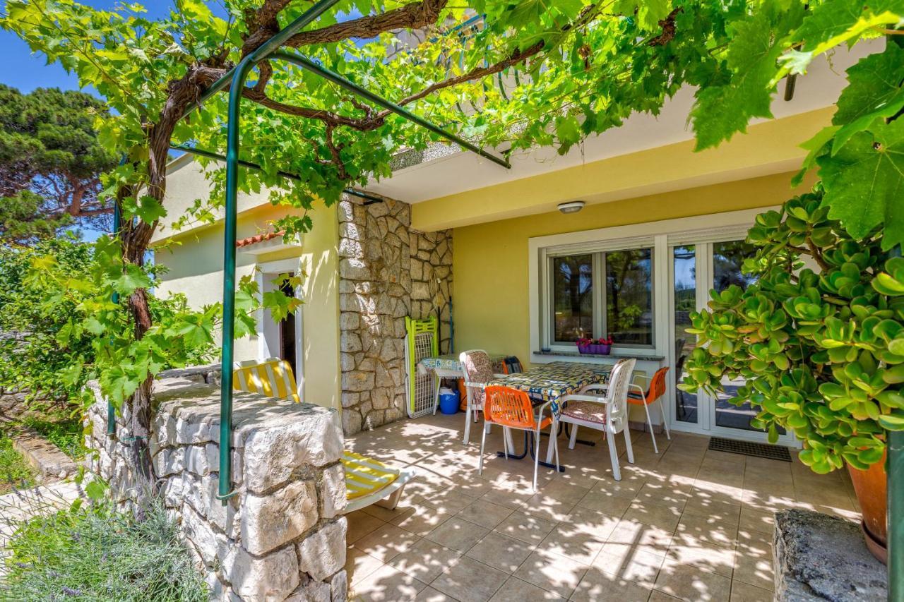 Apartments Margarita Mali Losinj Exterior photo