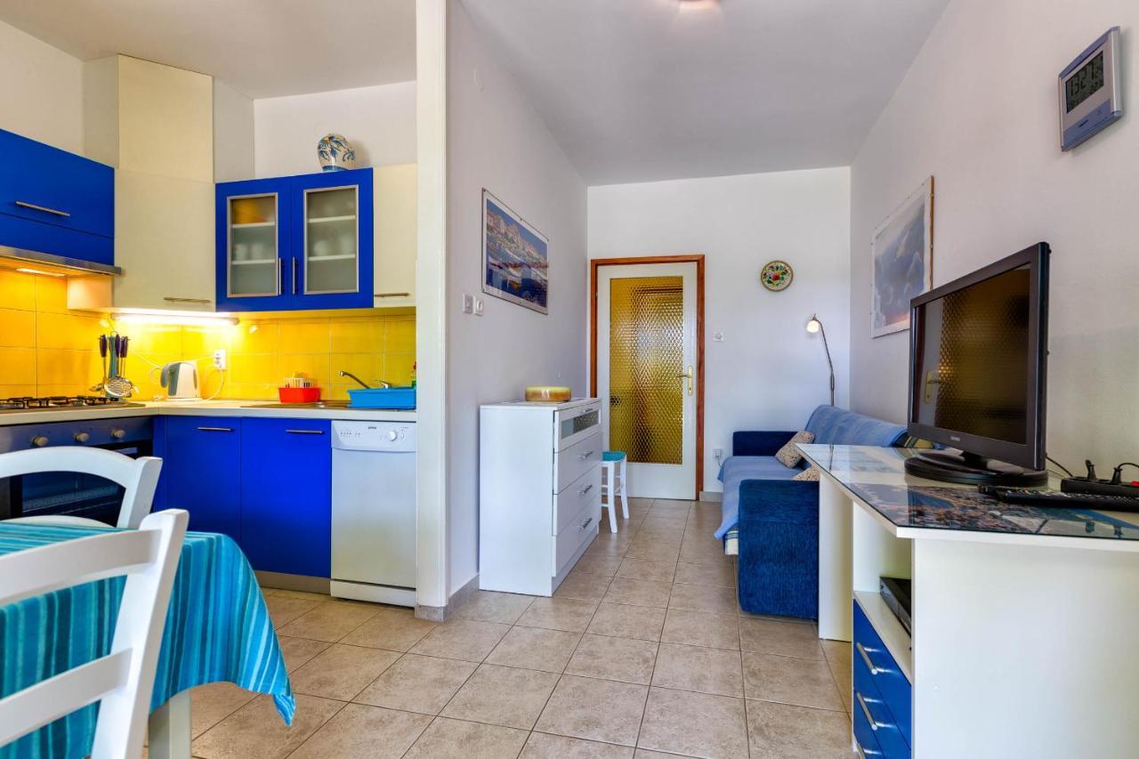 Apartments Margarita Mali Losinj Exterior photo